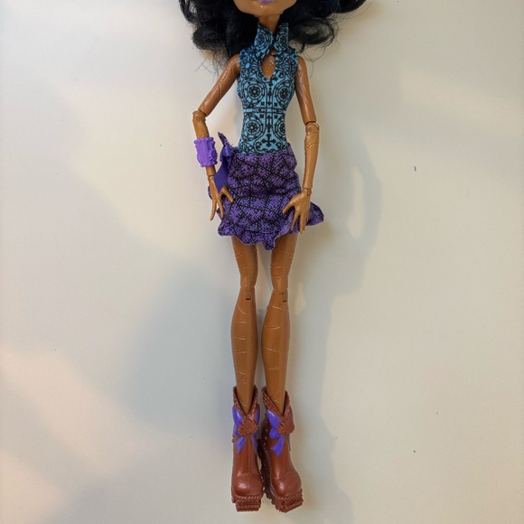 Monster High Robecca Steam Dance Class Doll - Picture 3 of 3